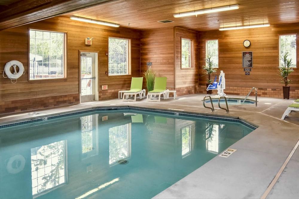 Comfort Suites Linn County photo 20