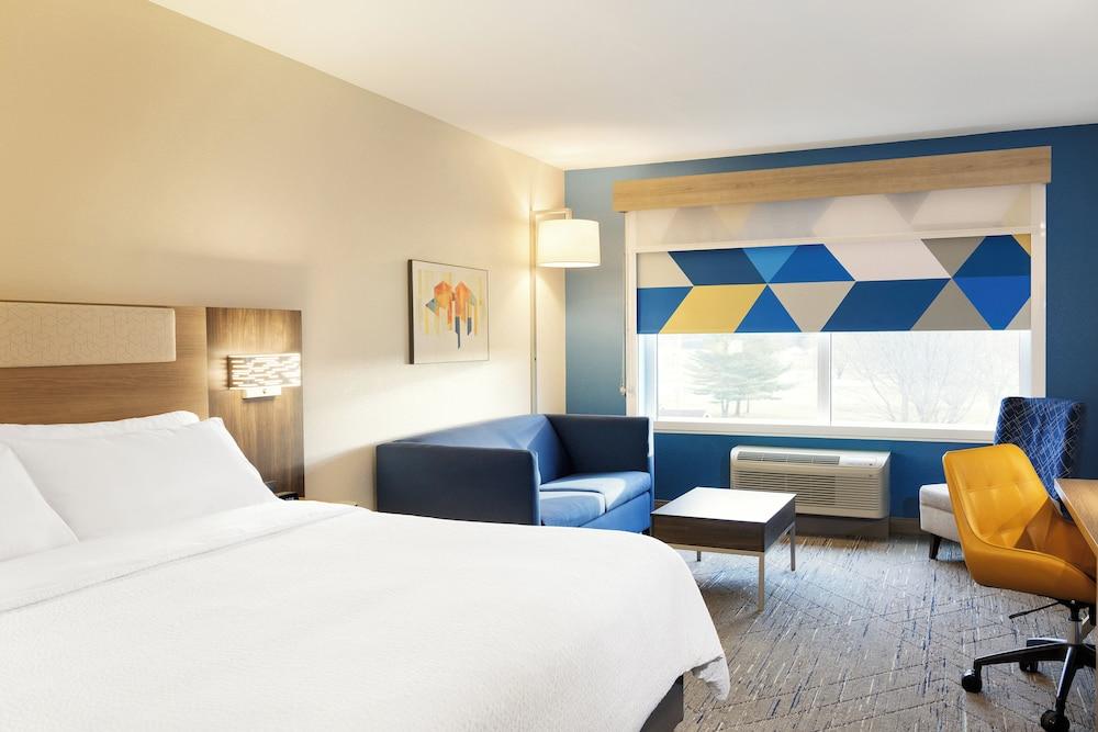 Holiday Inn Express & Suites Phoenix Midtown by IHG photo 60