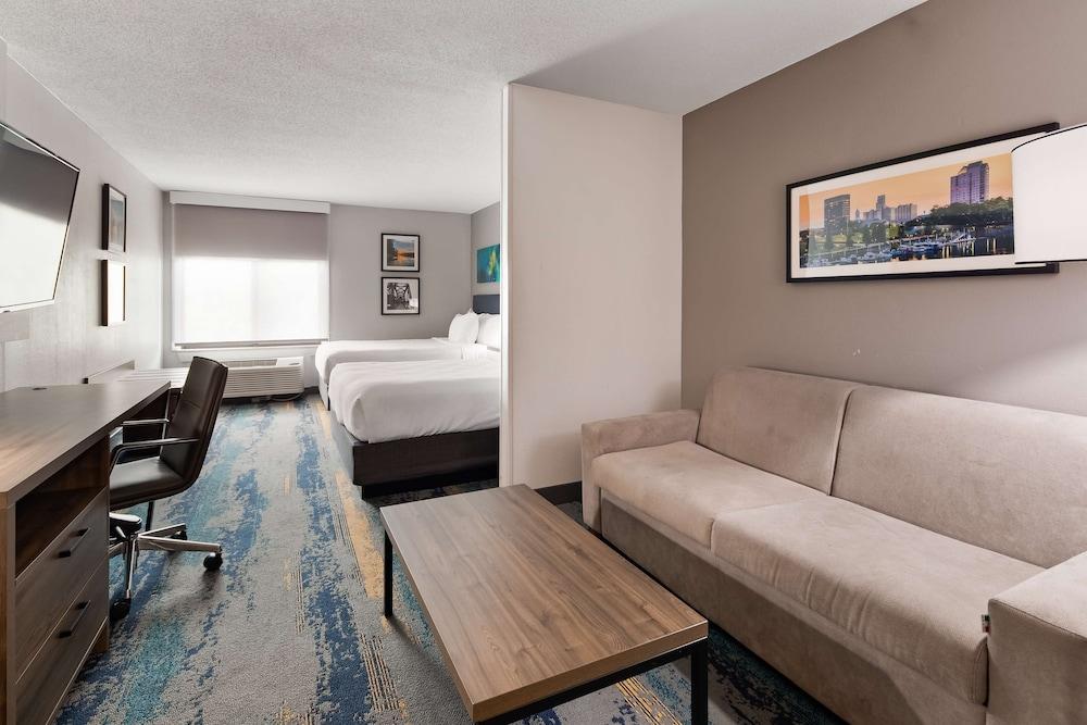 Best Western Plus Augusta North Inn & Suites photo 3