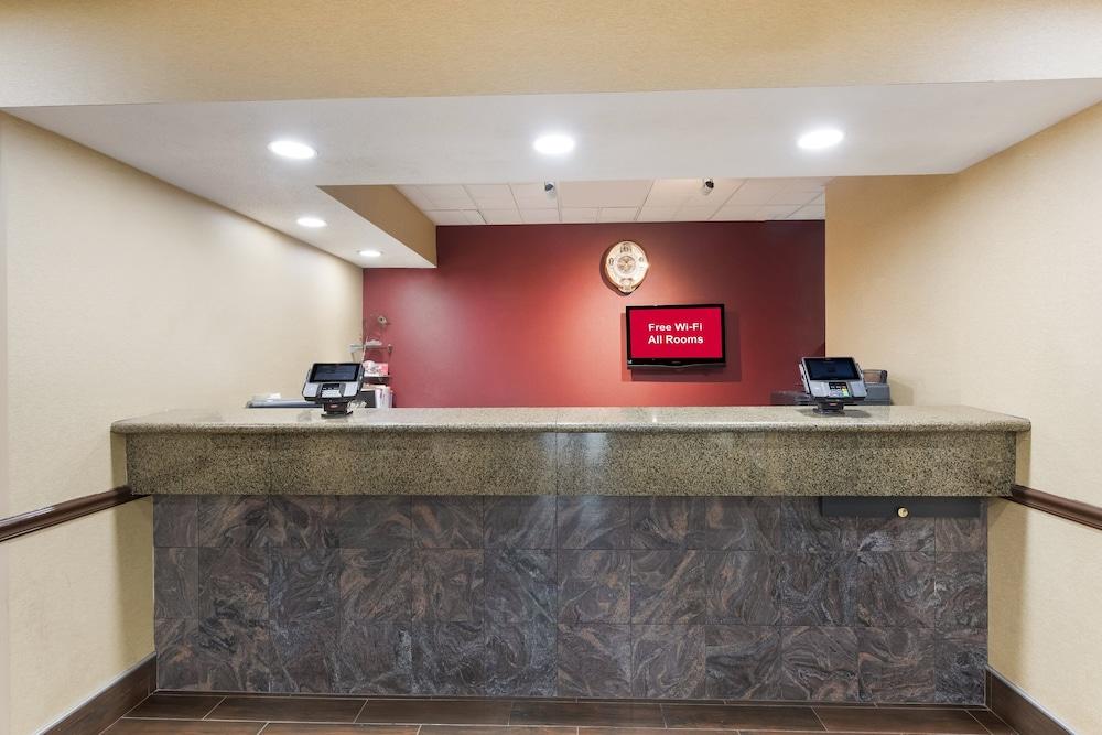 Red Roof Inn & Suites Columbus - West Broad photo 3