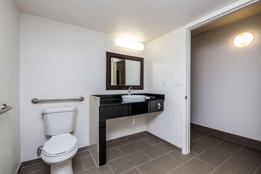 Motel 6 Peoria, IL photo 32