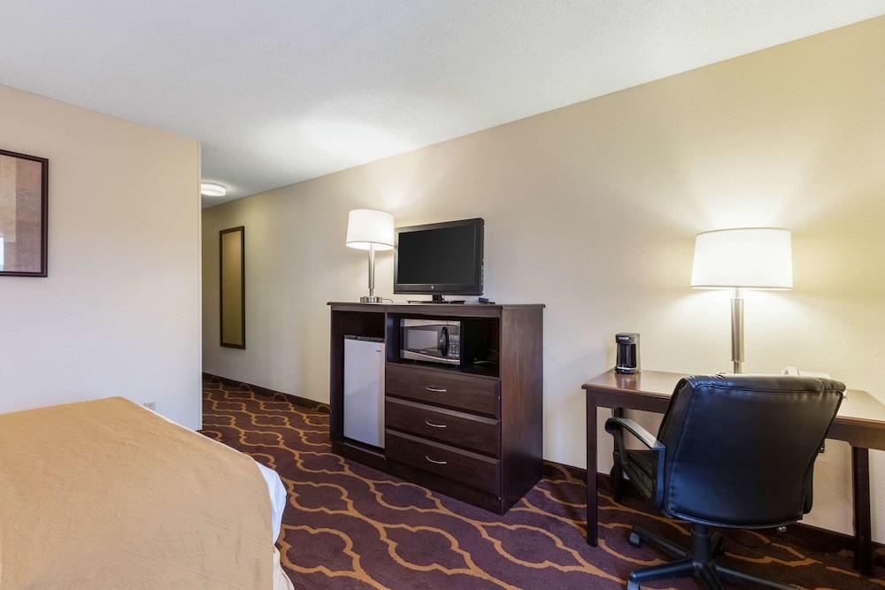 Quality Inn Kearney South photo 6