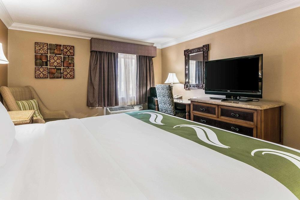Quality Inn & Suites photo 19