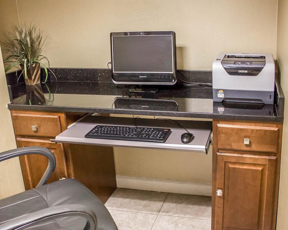 Comfort Inn Wethersfield - Hartford photo 24