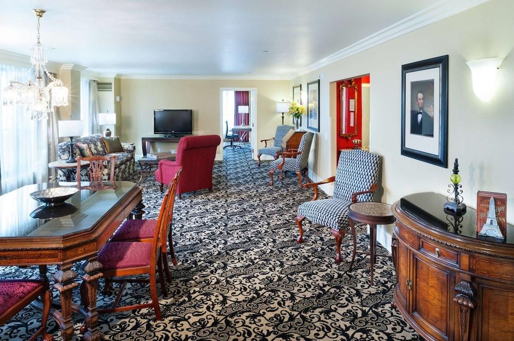 President Abraham Lincoln Springfield - DoubleTree by Hilton photo 4