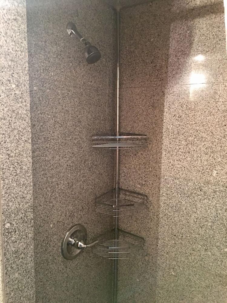 The Nomad Suites & Apartments photo 34