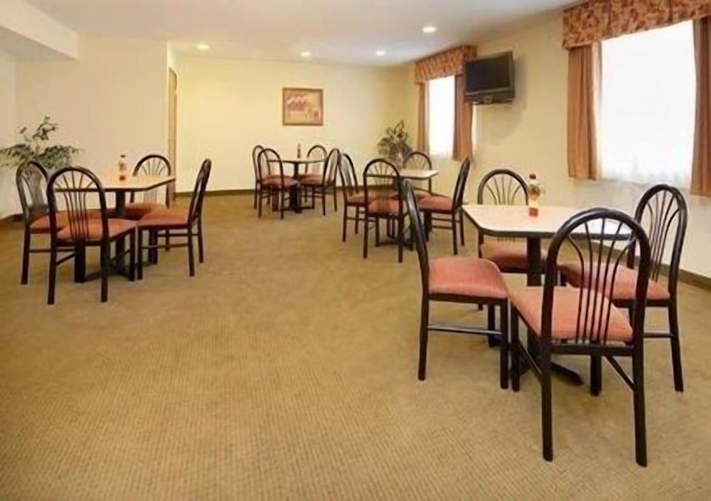 Quality Inn Durand I-69 photo 42
