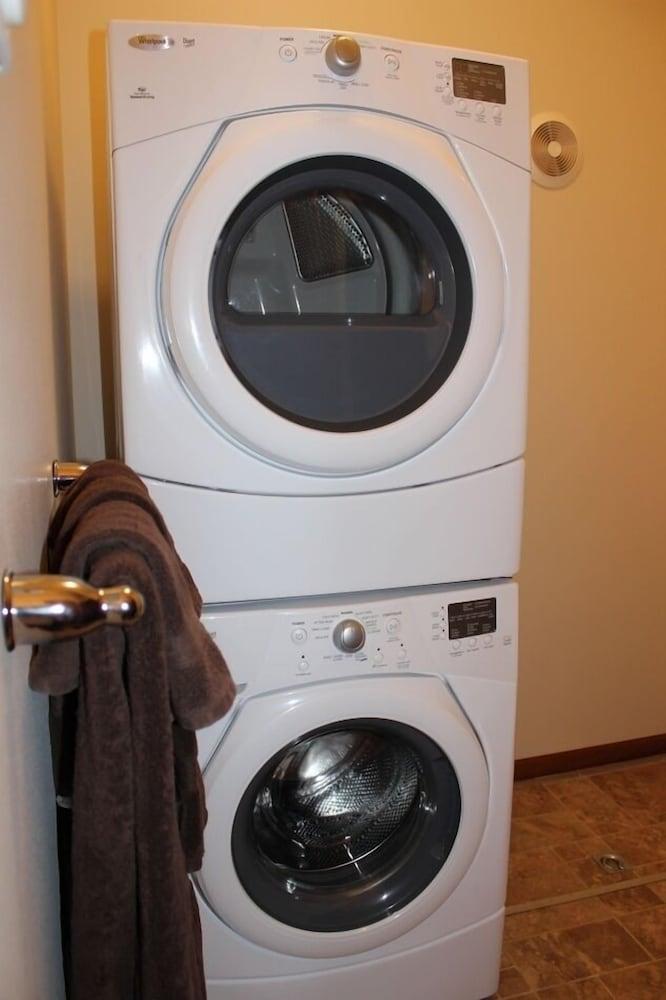 Custom Touch Village Bay City photo 20