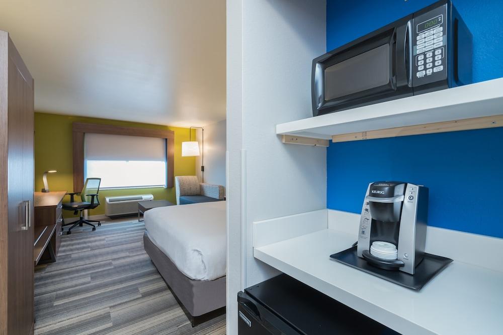 Holiday Inn Express Hotel & Suites Rocky Mount by IHG photo 14