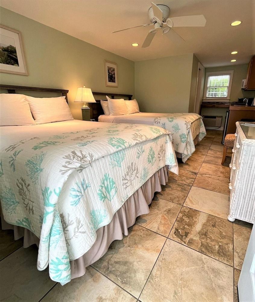 Beach Breeze Inn photo 14