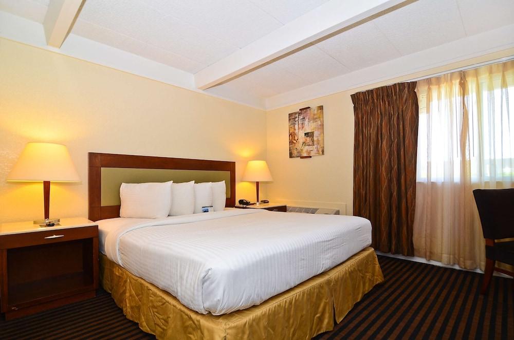 Lexington Inn & Suites NW Chicago Elgin photo 4