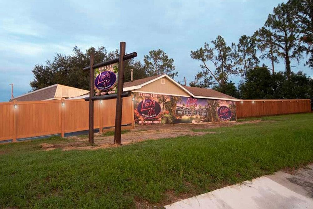 Liberty Hill Executive Inn photo 40