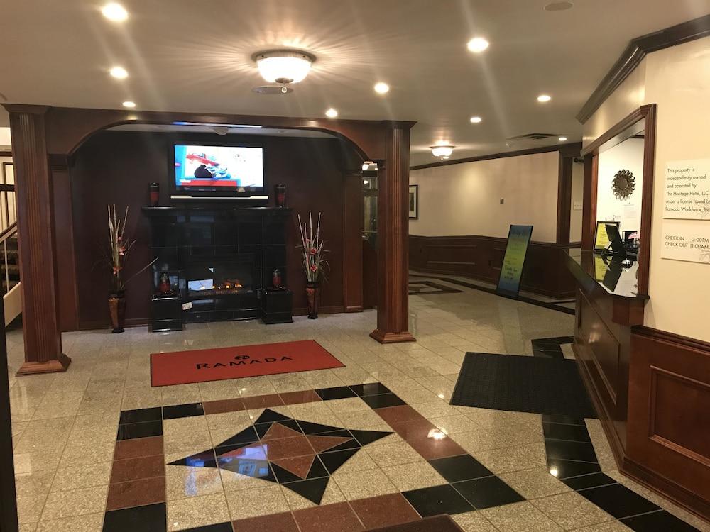 Ramada by Wyndham Albert Lea photo 3