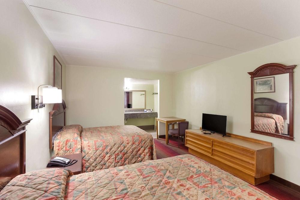 Rodeway Inn South Point photo 12