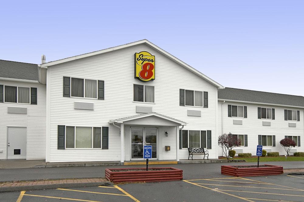 Super 8 by Wyndham Canandaigua photo 43
