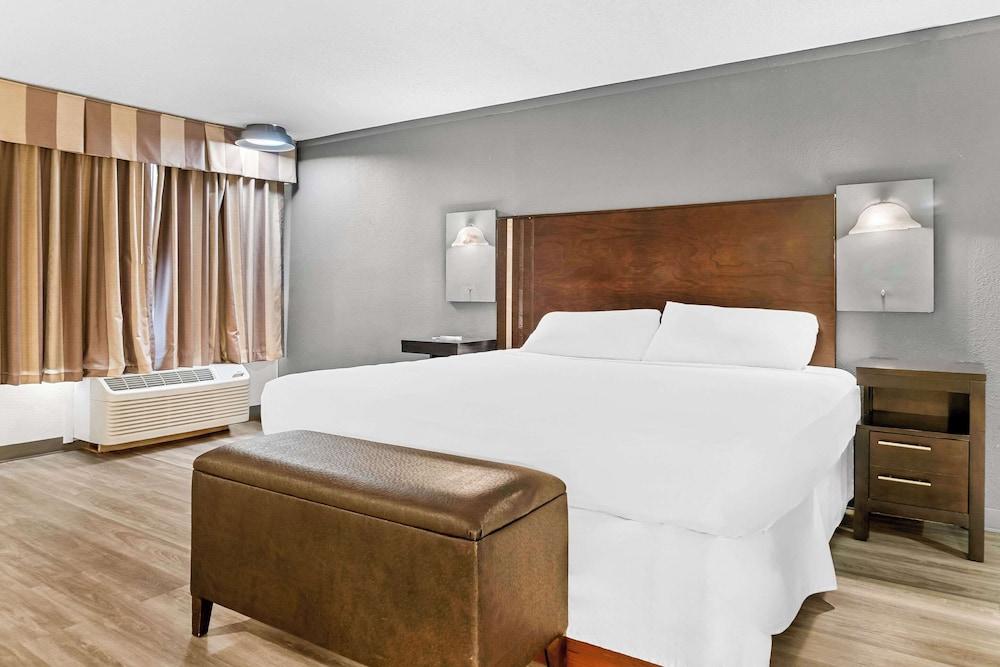 Rodeway Inn & Suites Saginaw I-675 photo 53