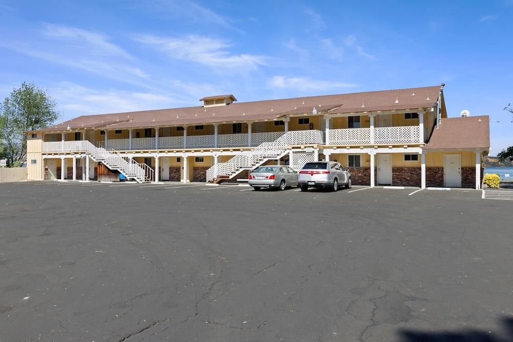 Skylark Shores Resort photo 20