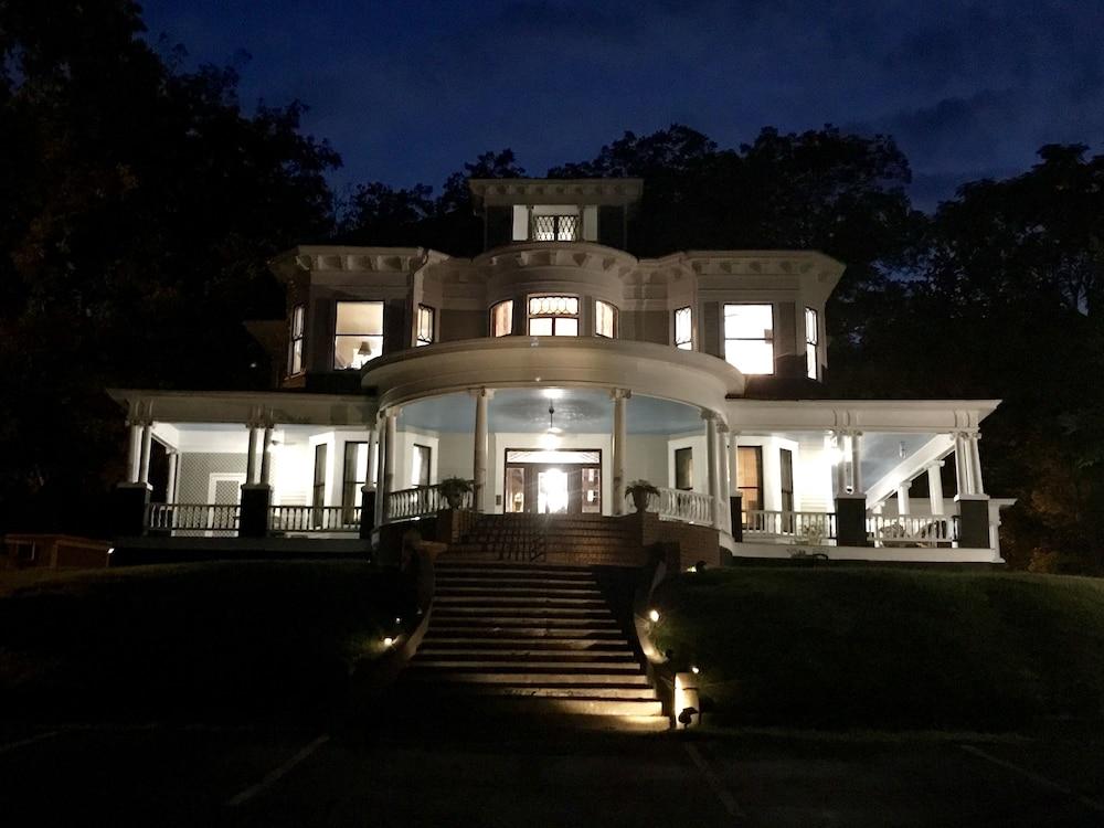 Edwardian Inn photo 1