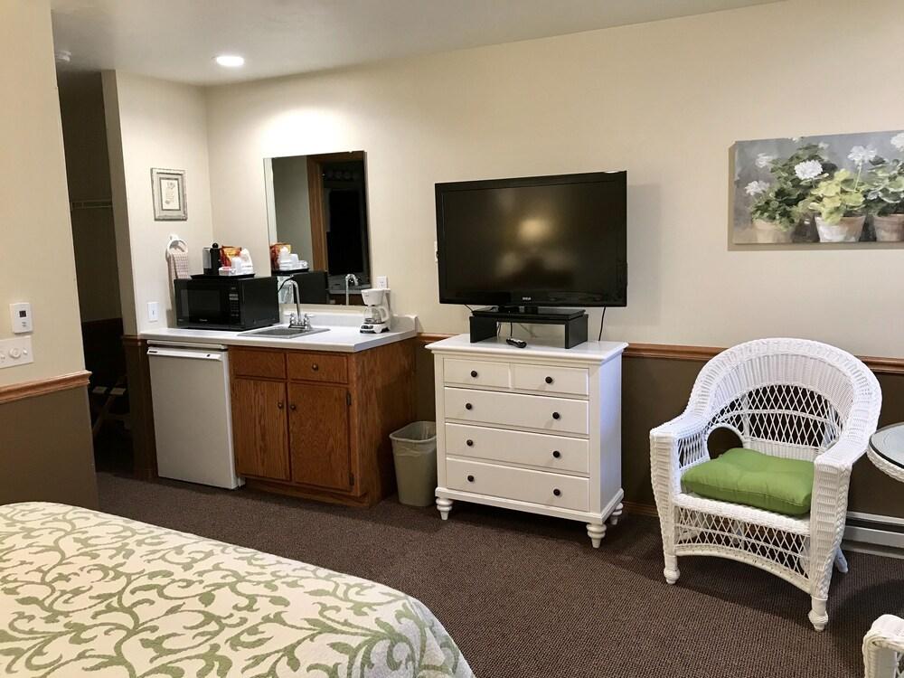 Bay Breeze Resort photo 68