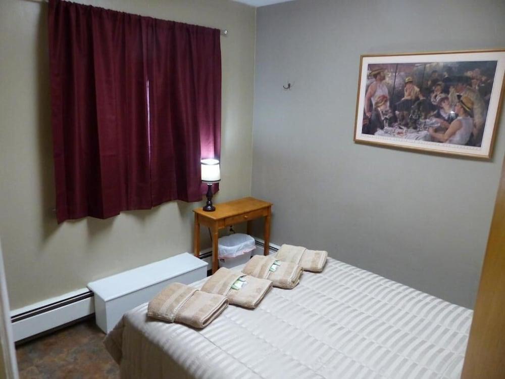 Bent Prop Inn & Hostel Downtown photo 31