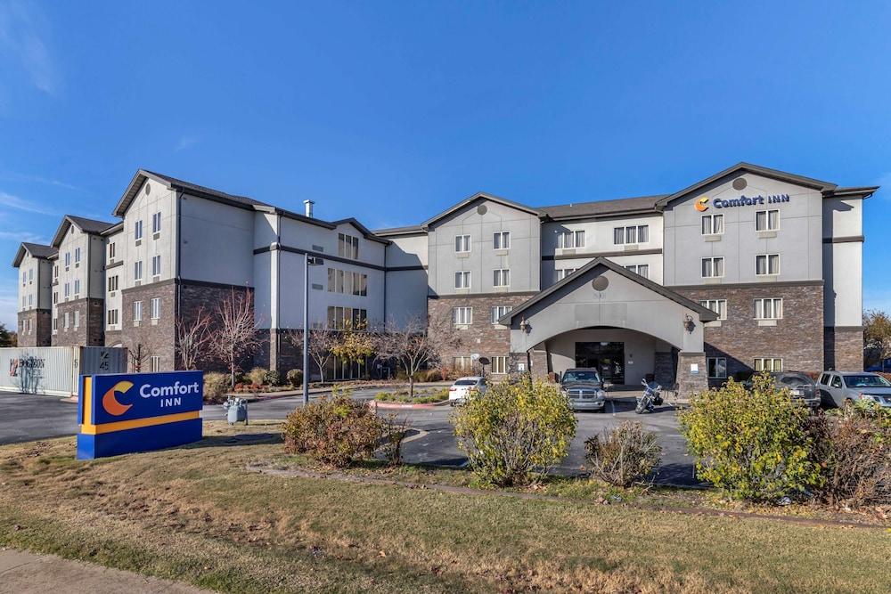 Comfort Inn Bentonville - Crystal Bridges photo 1