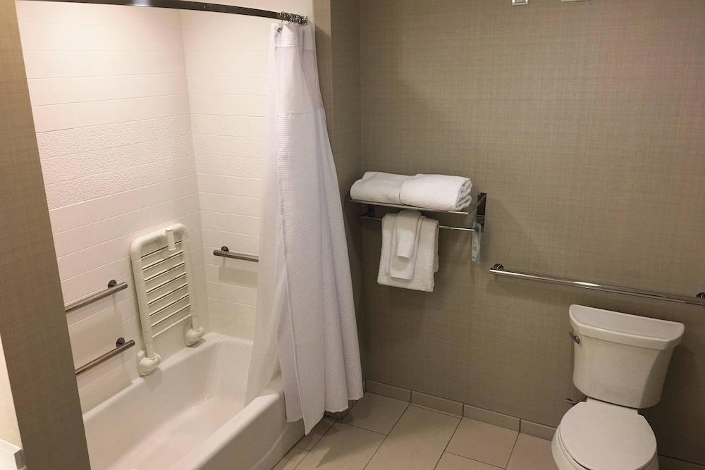 Fairfield Inn & Suites by Marriott Savannah Midtown photo 23