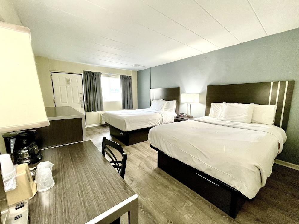 Red Carpet Inn & Suites photo 37