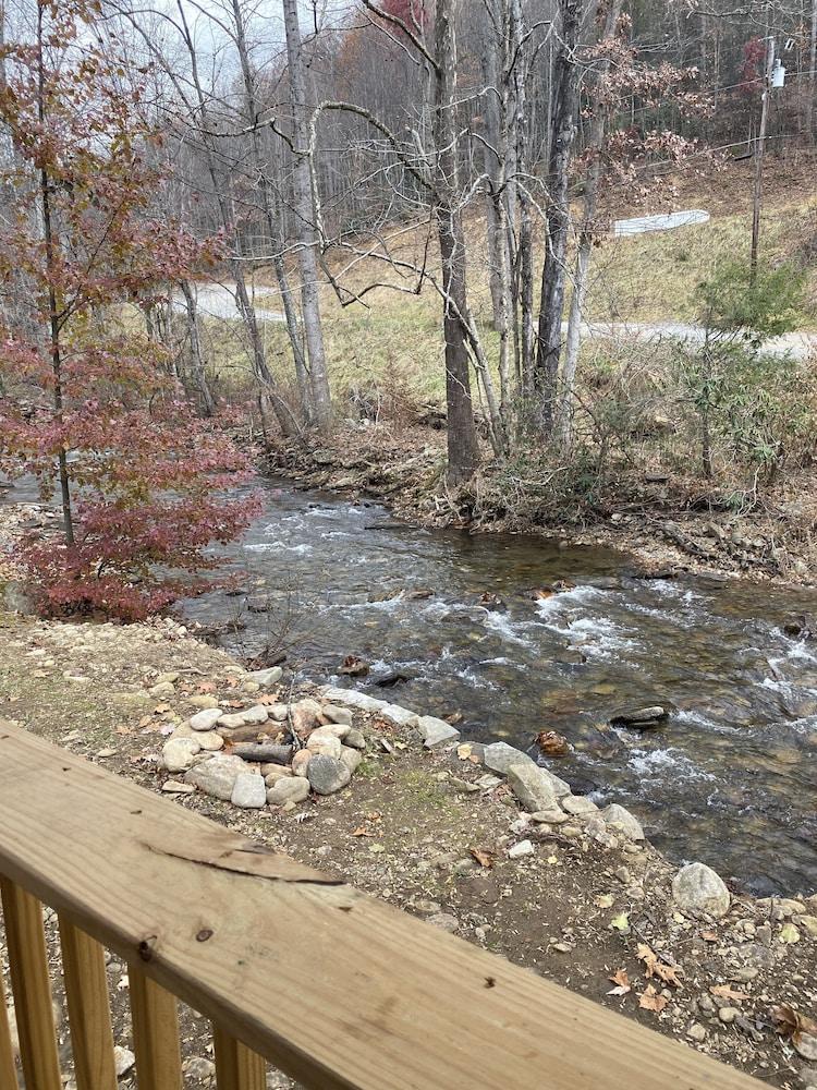 Smoky View Cottages & RV Resorts photo 4