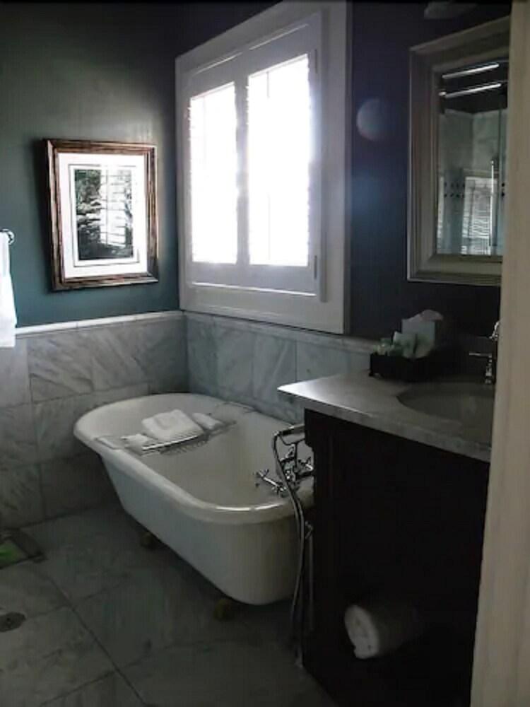 The Smith House photo 43