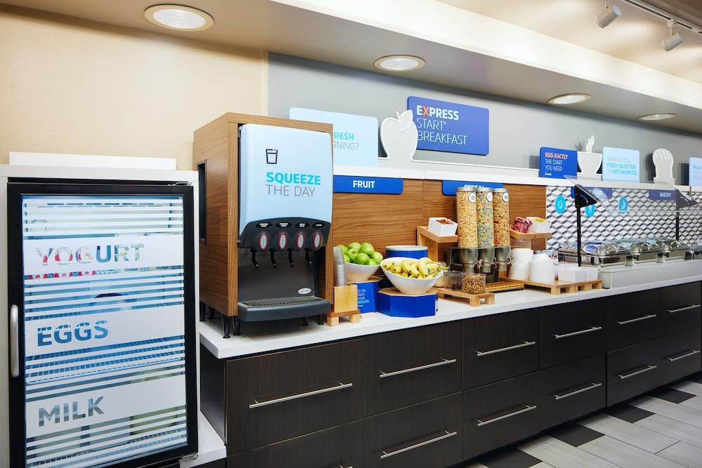 Holiday Inn Express & Suites Jacksonville SE- Med Ctr Area by IHG photo 34