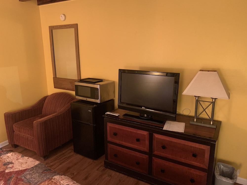 Travelers Inn photo 18