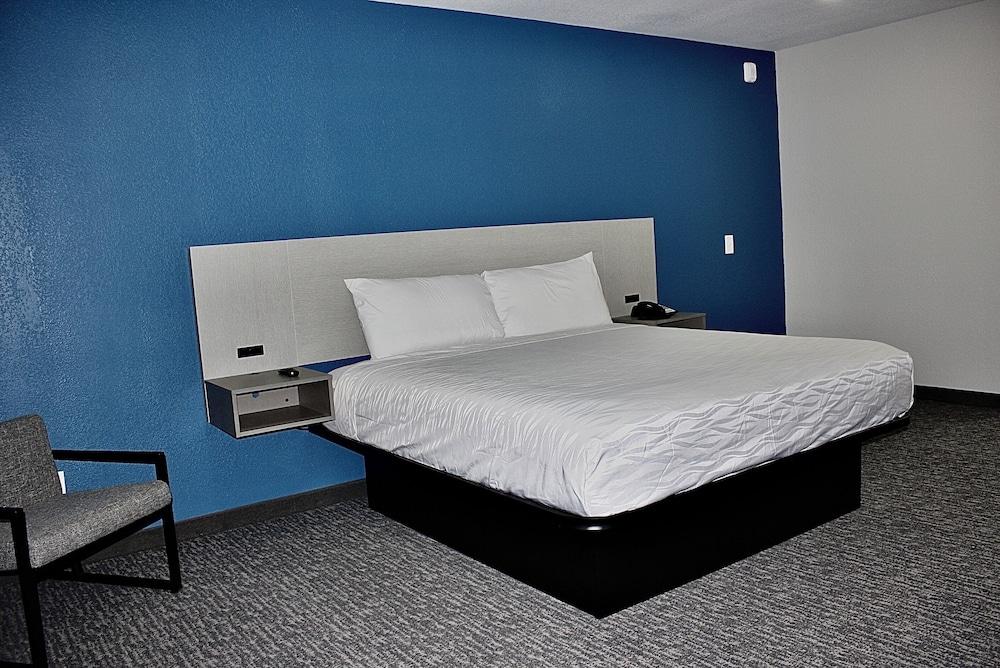 Hummingbird Hotel photo 6