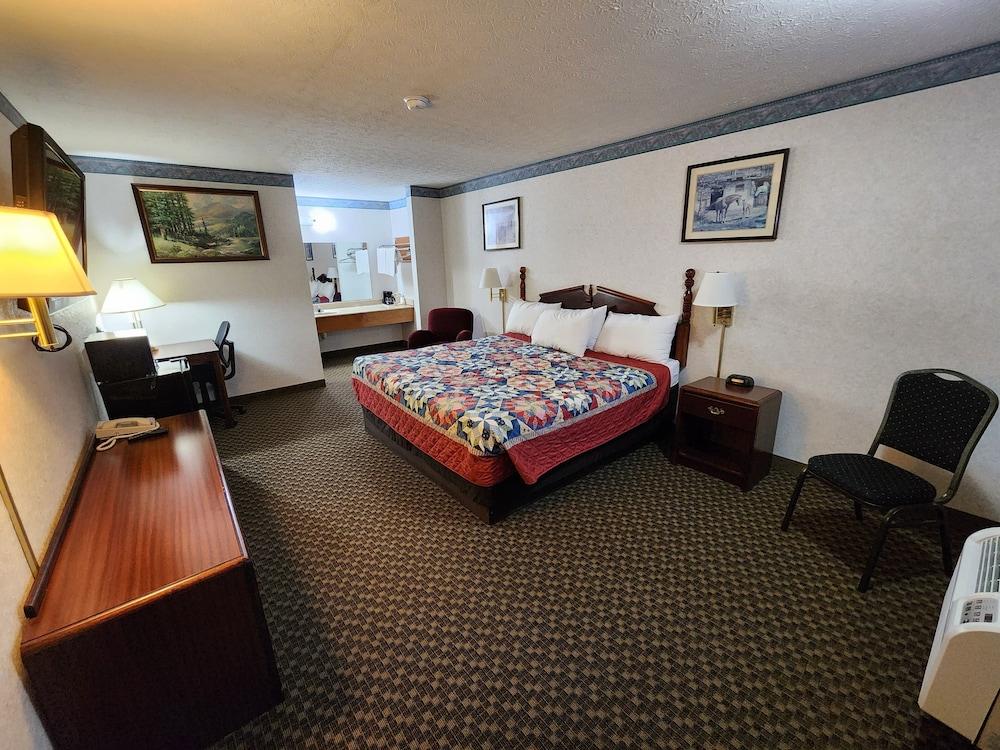 Americas Inn photo 67