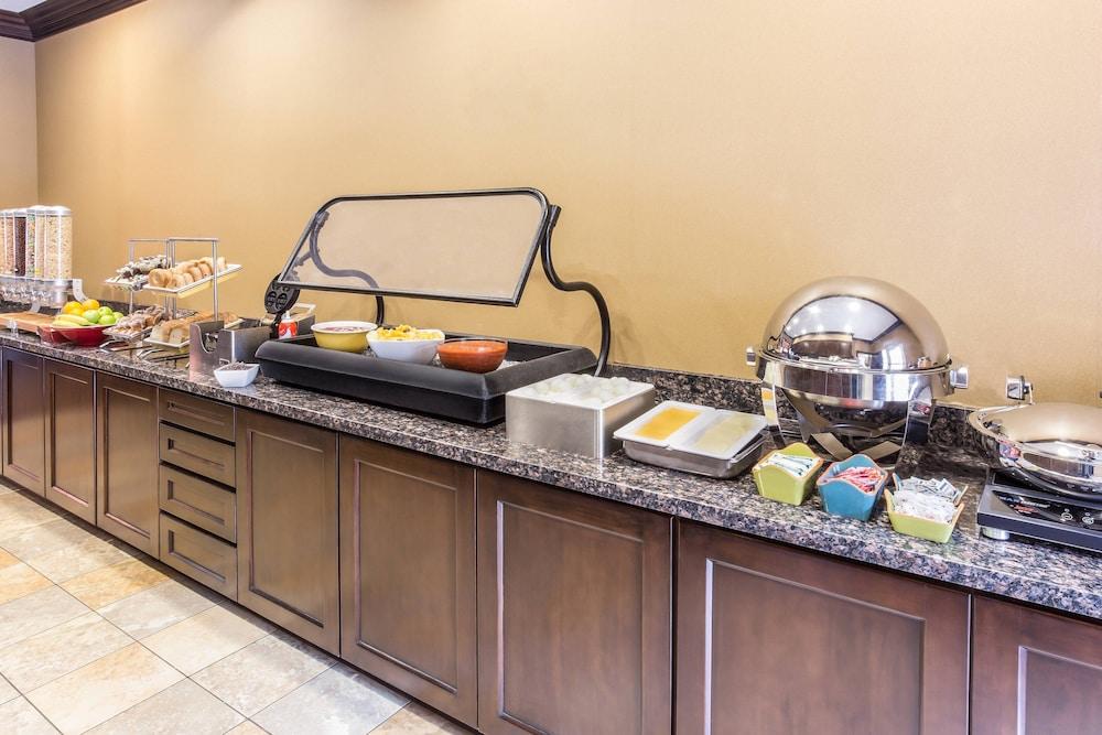 TownePlace Suites by Marriott Tucson Airport photo 21