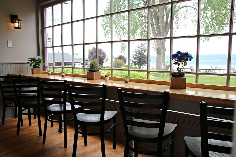 Plum Point Lodge photo 2