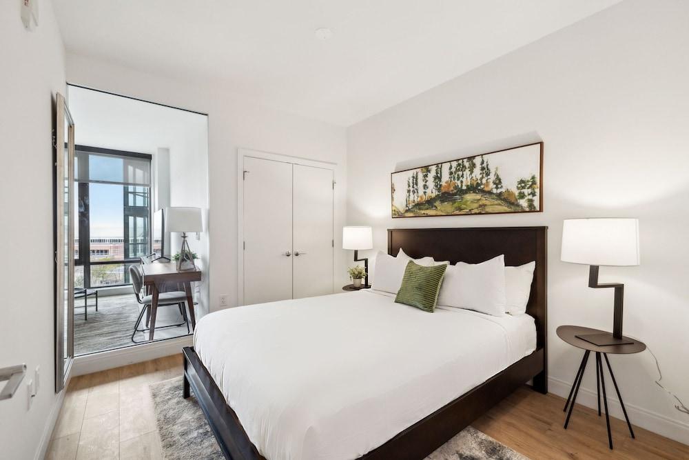 Placemakr Buzzard Point photo 21