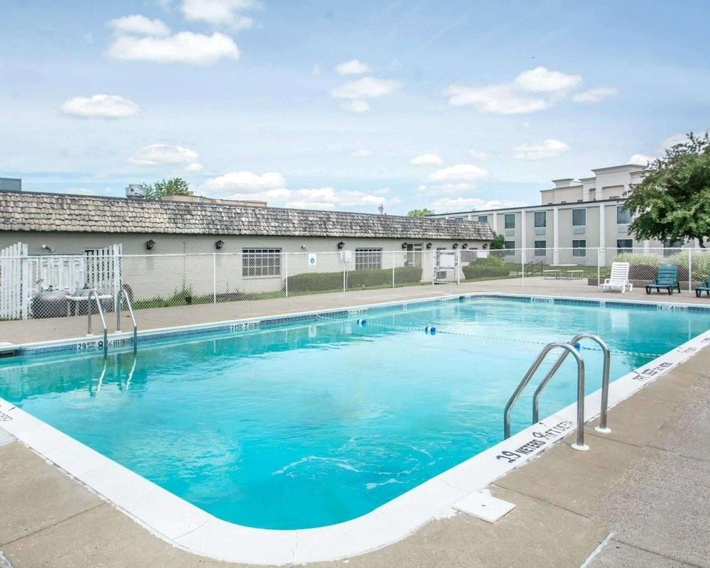 Quality Inn Geneseo photo 17