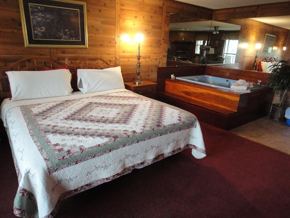 Brackenridge Lodge photo 32