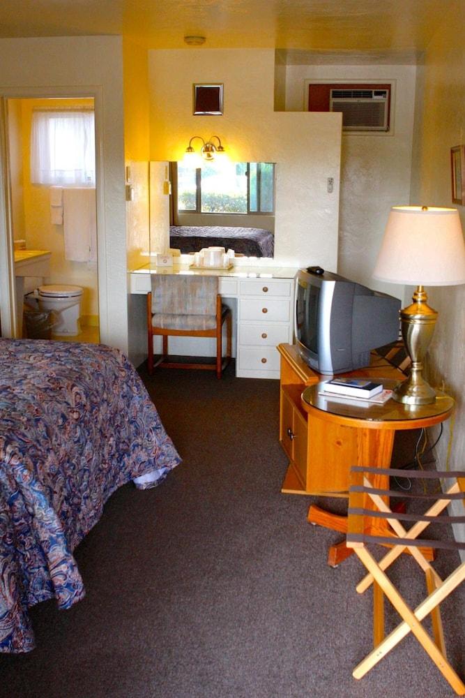 Melody Ranch Motel photo 24