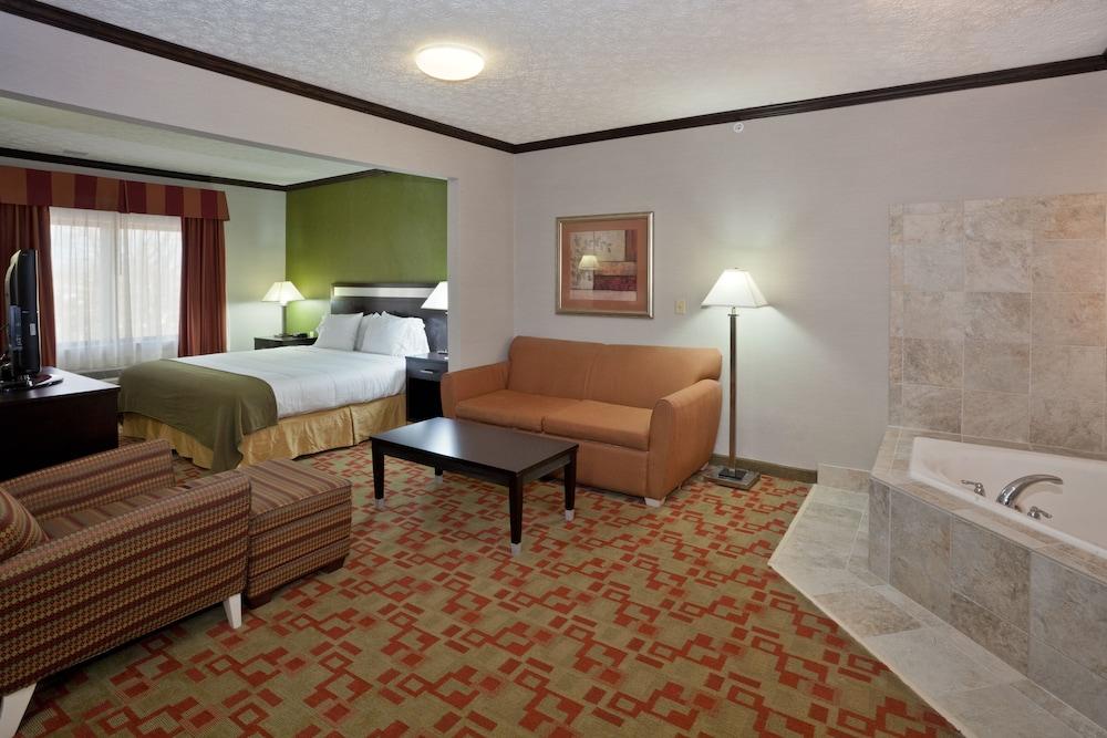 Holiday Inn Express Cleveland Airport - Brookpark by IHG photo 6