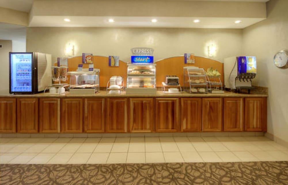 Holiday Inn Express - Layton by IHG photo 24