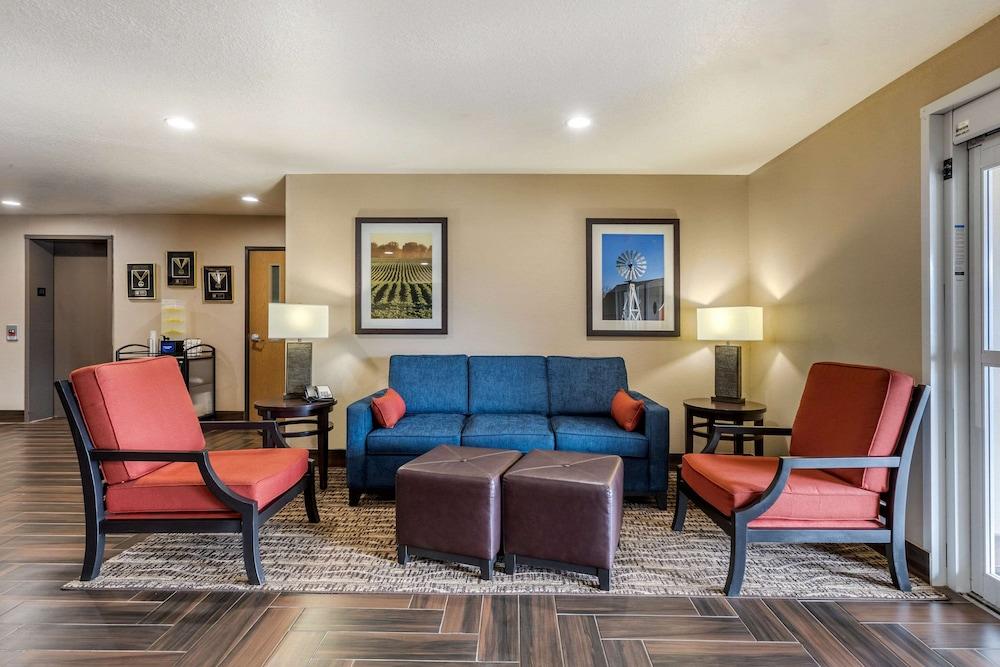 Comfort Inn Story City photo 3