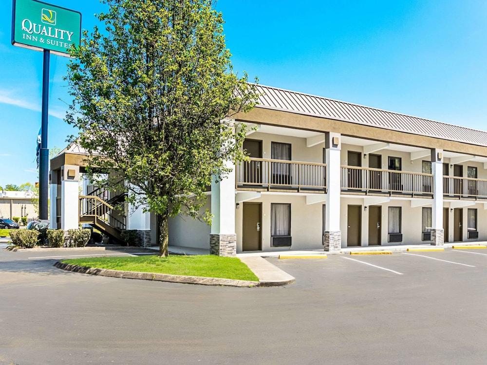 Farragut Inn & Suites photo 24