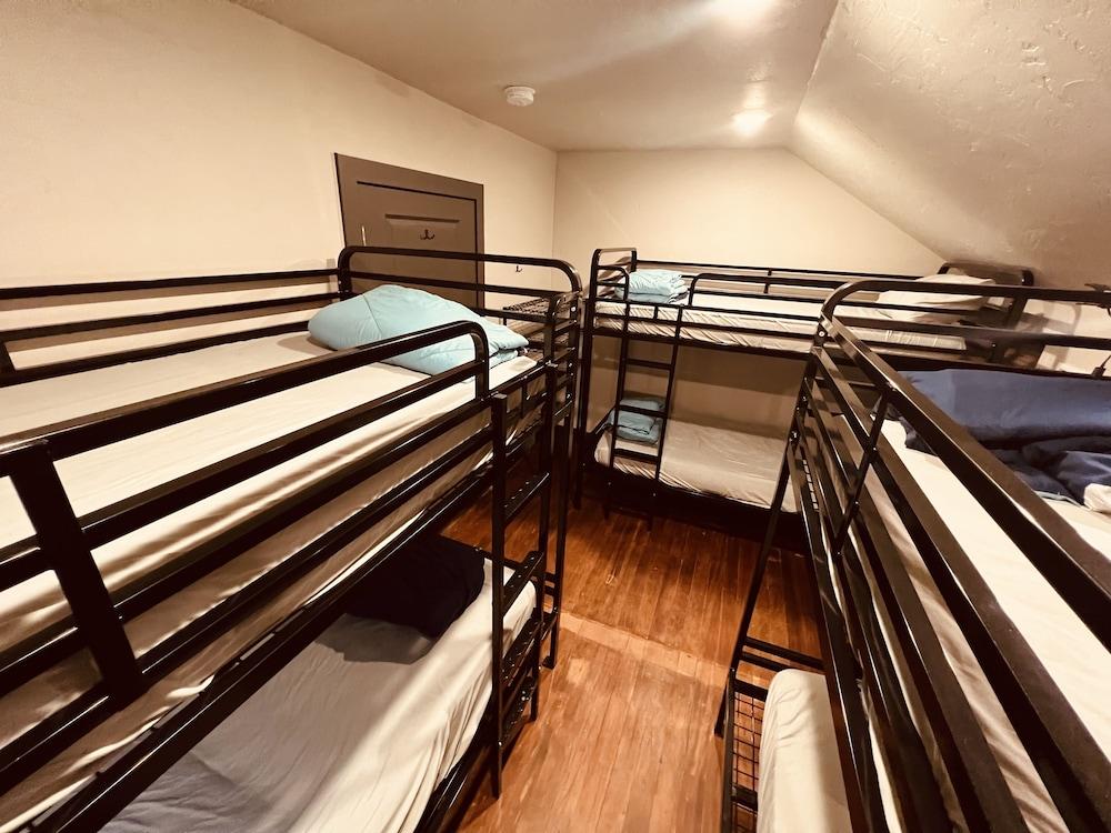 Treeline Hostel photo 5
