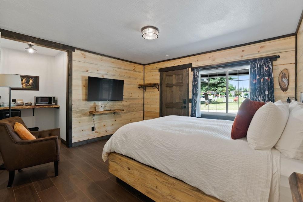Lake Village Lodge photo 15