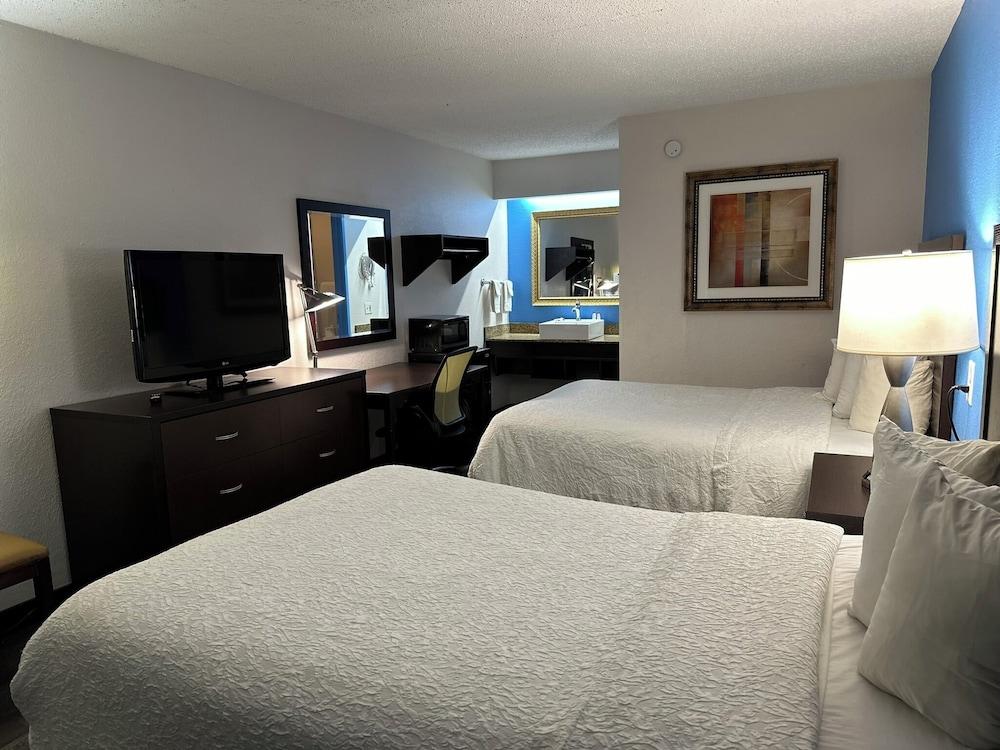 American Inn and Suites Bishop photo 3