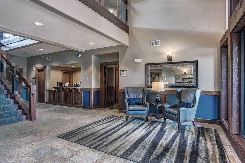 Crystal Peak Lodge, A Vail Resorts Property photo 5