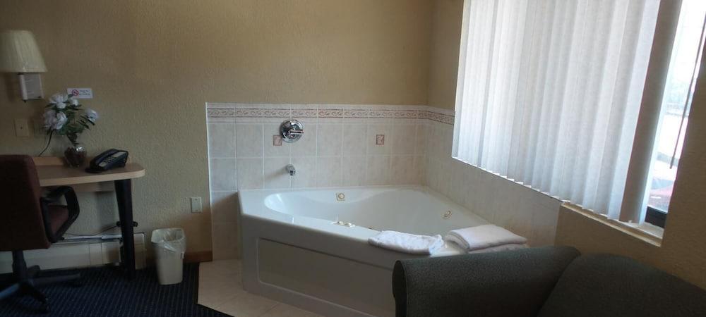 River's Edge Motel photo 11