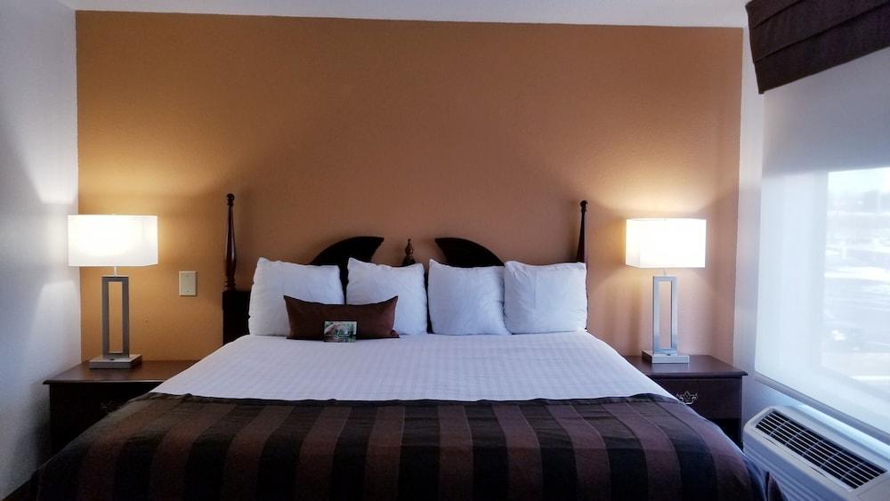 Wingate by Wyndham Indianapolis Airport-Rockville Rd. photo 3