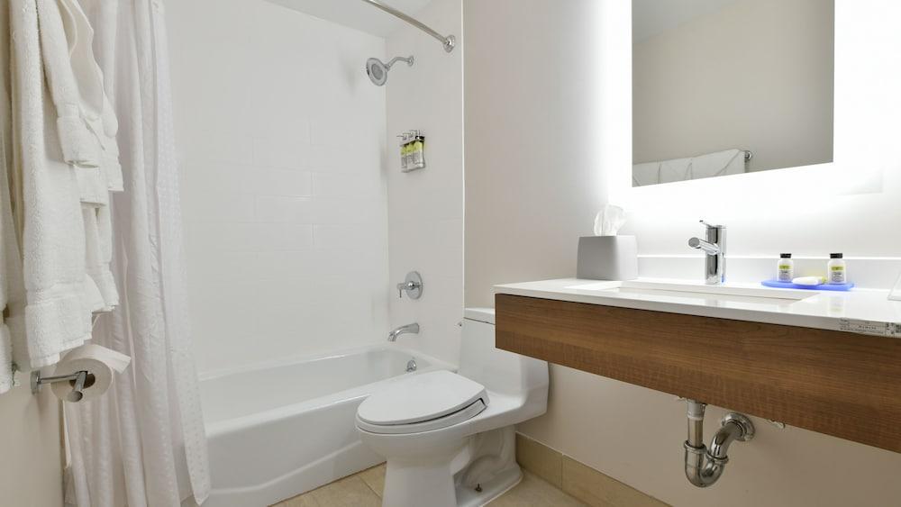 Country Inn & Suites by Radisson, Staten Island photo 9